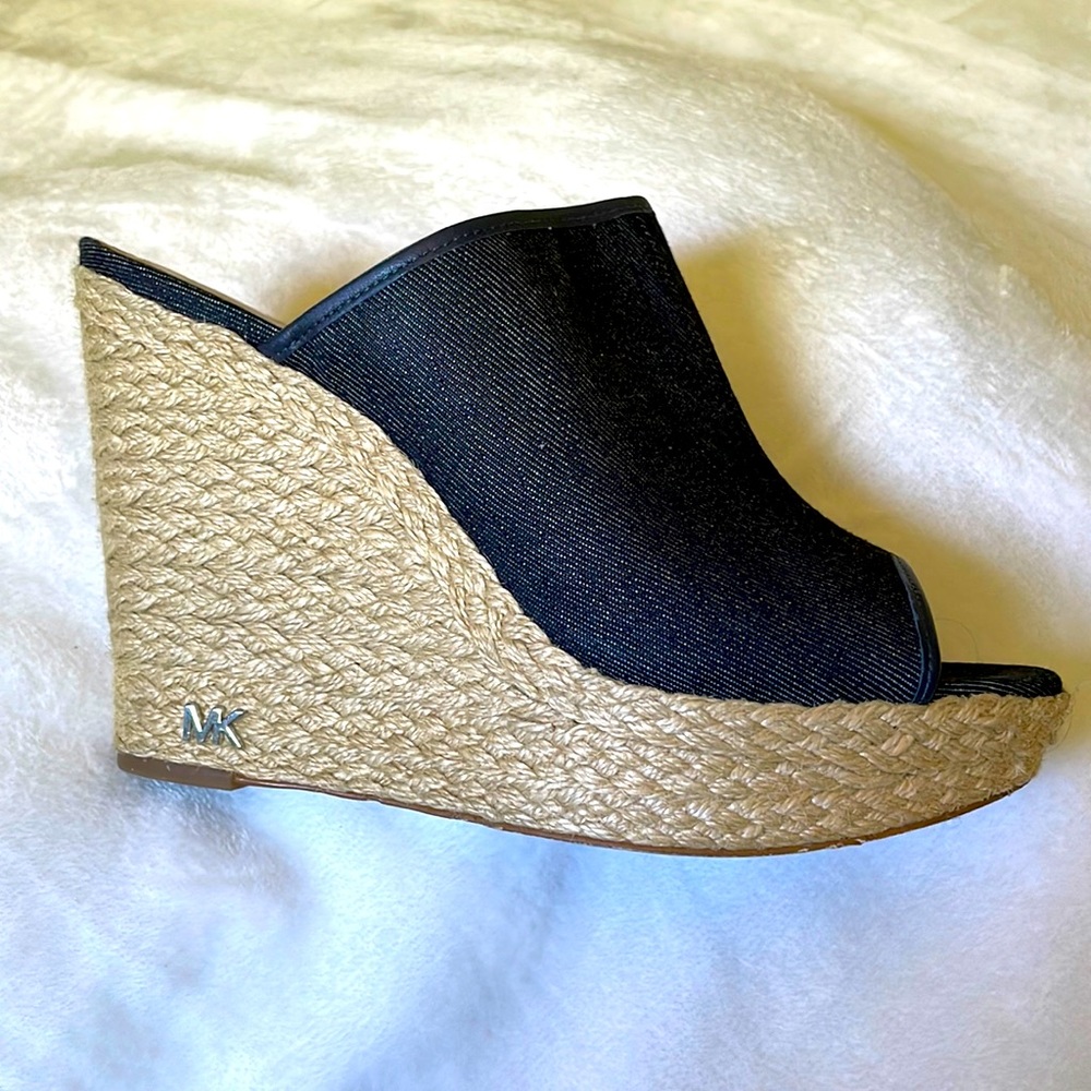 Michael Kors Hastings Mule denim color. Size 9.5. Comes with box